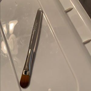 Trish mcevoy brush 66